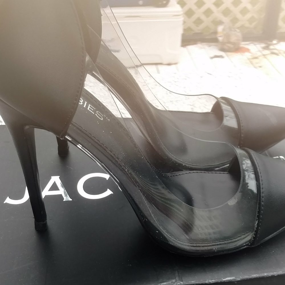 Shoe - Picture 2 of 3